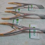 Breast And Facial Diamond Shaped Spreader, 29cm, With Gold Handle