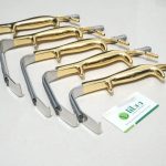 Tebbetts Style Retractor With Fiber Optic Light Guide and Suction Tube, With Teeth End, 18.5cm