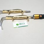 Tebbetts Style Retractor With Fiber Optic Light Guide , With Teeth End, 18.5cm